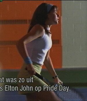 Amanda Crew leaked photo #25