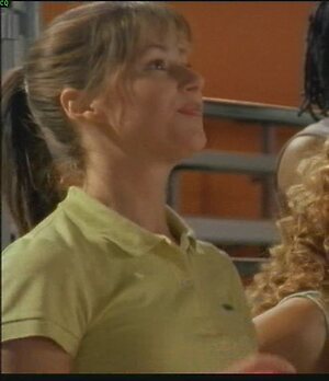 Amanda Crew leaked photo #36