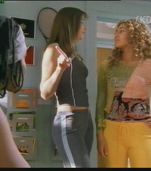 Amanda Crew leaked photo #40