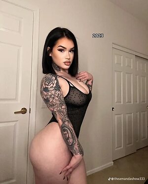Amanda Flores leaked photo #2