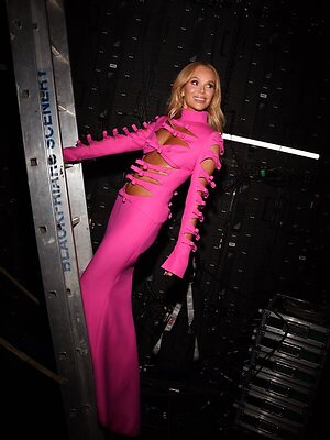 Amanda Holden leaked photo #15