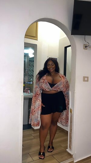 Amanda Nchoma leaked photo #12