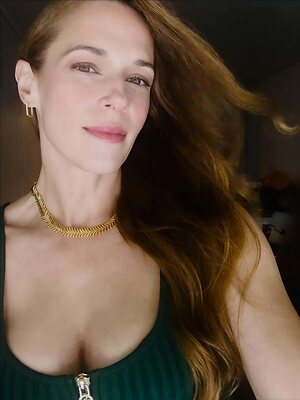 Amanda Righetti leaked photo #5