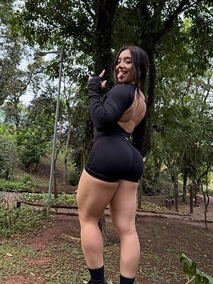 Amanda Rodrigues leaked photo #11
