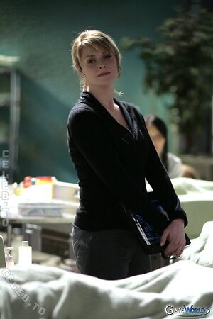 Amanda Tapping photo