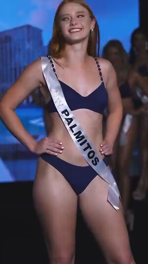 AMANDA WENZEL leaked photo #4