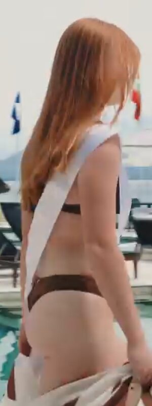 AMANDA WENZEL leaked photo #10