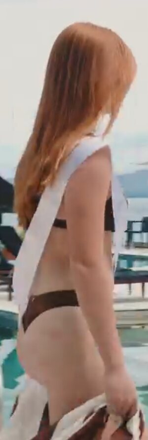 AMANDA WENZEL leaked photo #14