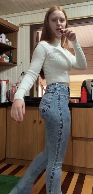 AMANDA WENZEL leaked photo #27