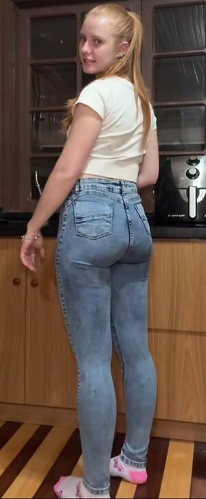 AMANDA WENZEL leaked photo #33