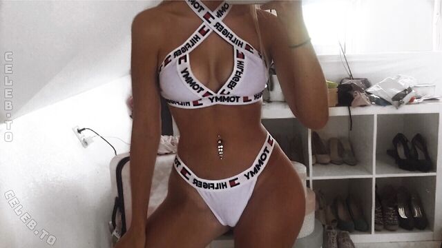 Amanda Charlotte leaked photos
