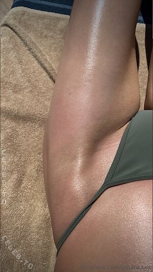 Amara.x Nude Leaked Photo #22