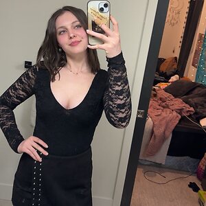 Amateur foot fetish content