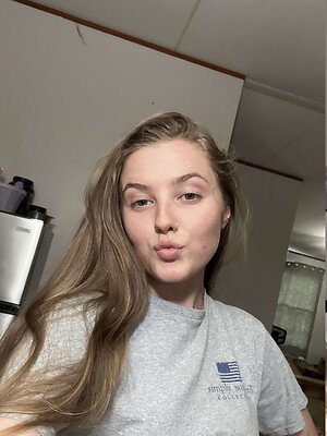 Amateur foot fetish content