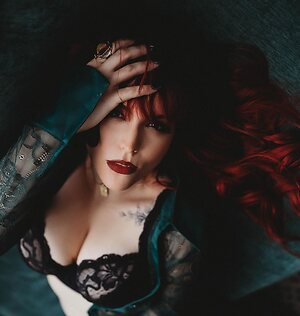 Amber Lee Connors leaked photo #5