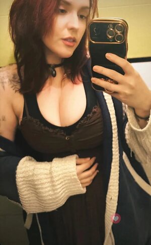 Amber Lee Connors leaked photo #8