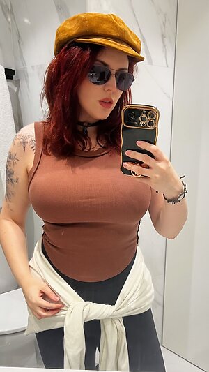 Amber Lee Connors leaked photo #9