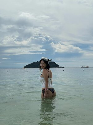 Amber Wang Nude Leaked Photo #18