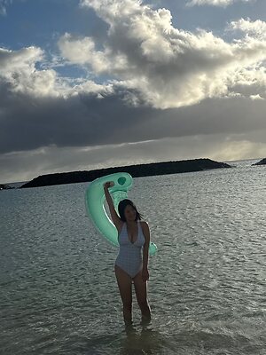 Amber Wang Nude Leaked Photo #37