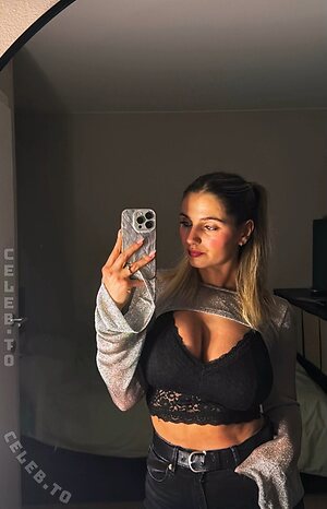 AmberXvd Nude Leaked Photo #13