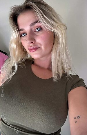 AmberXvd Nude Leaked Photo #18