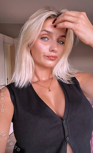 AmberXvd Nude Leaked Photo #28