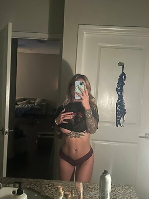 ambrosiax0 leaked photo #9