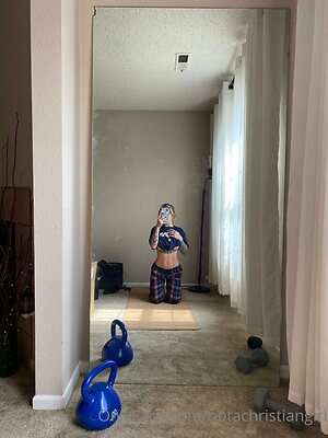 ambrosiax0 leaked photo #11
