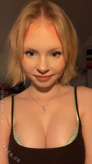 ameliamayl Nude Leaked Photo #4