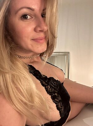 ameliasworldd leaked photo #12