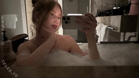 Amelie Dilla photo