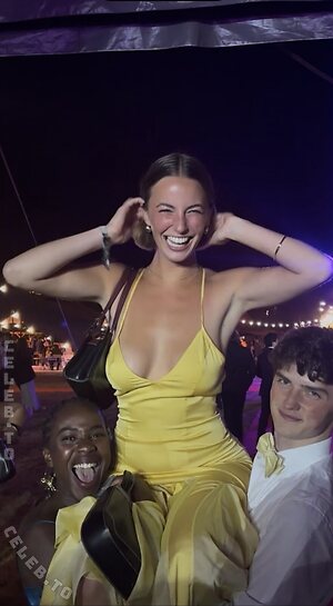 Amelie Manzoli leaked photo #145