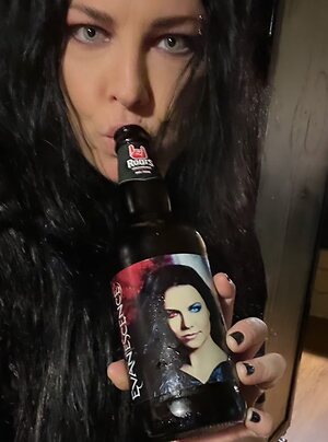 Amy Lee leaked photo #12