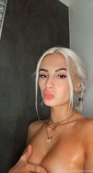 Amy Mcewen leaked photo #9