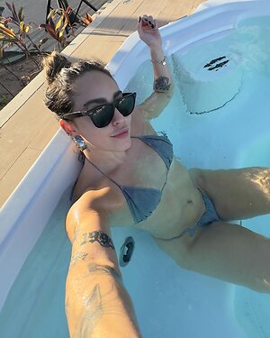 Amy Reis leaked photo #4