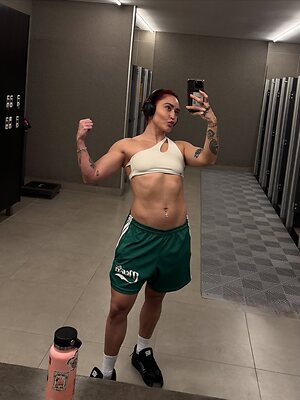 Amy Reis leaked photo #18