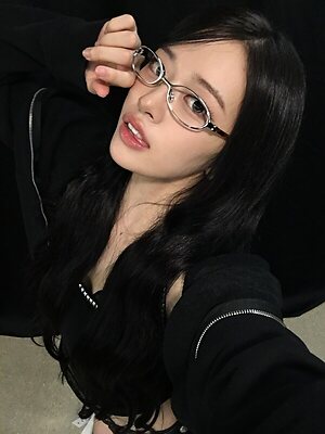 An Yujin leaked photo #35