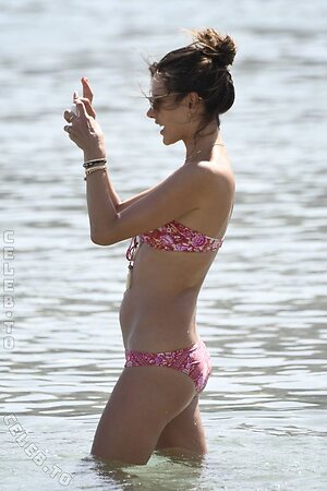 Ana Beatriz Barros leaked photo #179