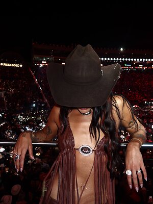 Ana Castela leaked photo #14