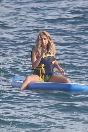 Ana De Armas Nude Leaked Photo #3