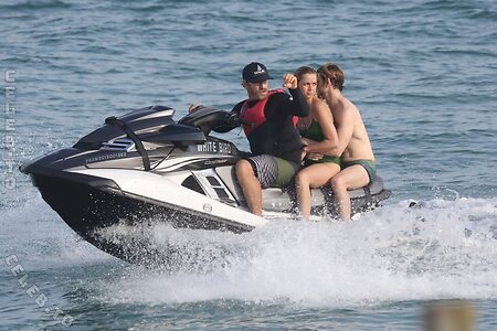 Ana De Armas Nude Leaked Photo #10