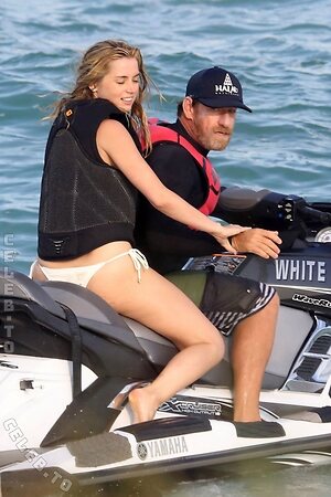 Ana De Armas Nude Leaked Photo #16