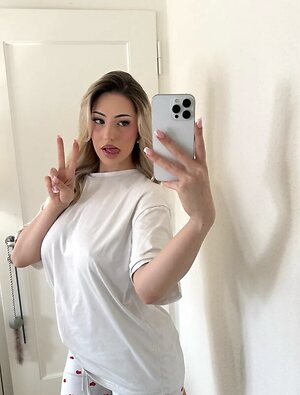 Ana Reign leaked photo #3