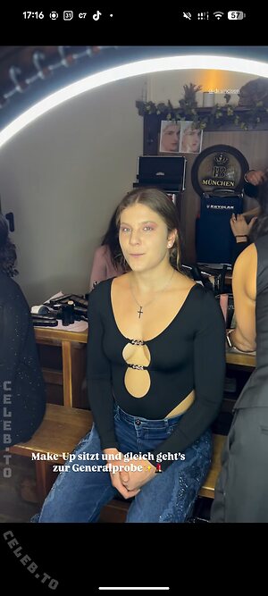 Anabel und Maria Glocker Nude Leaked Photo #10