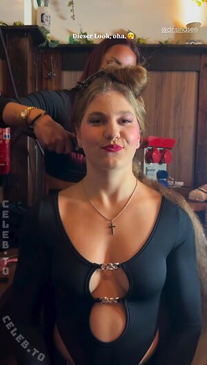 Anabel und Maria Glocker Nude Leaked Photo #11