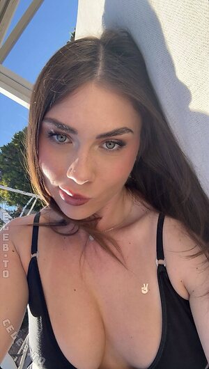 Analena.lz Nude Leaked Photo #4