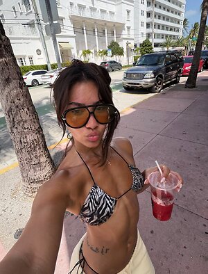 Analis Cruz Nude Leaked Photo #16