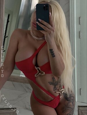 Anastasiia Alma photo