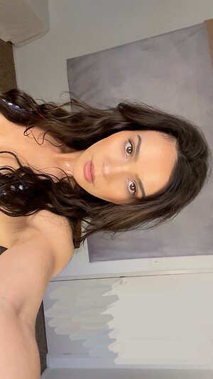Andrea Londo leaked photo #14