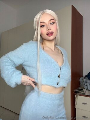 Andrea Oliveira leaked photo #2